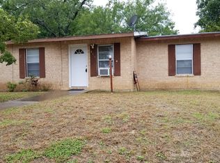 413 N Water St, Pleasanton, TX 78064