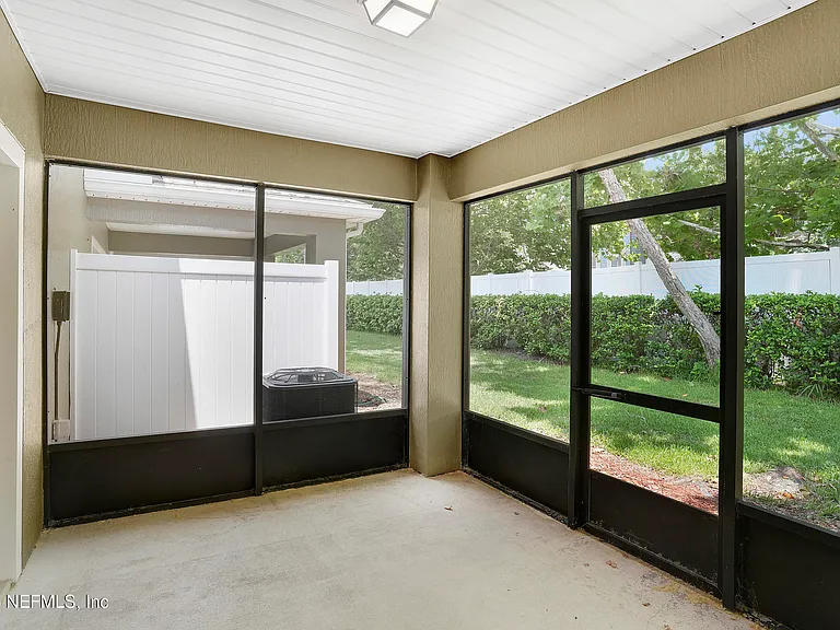 13305 Solar Dr — Photo 9