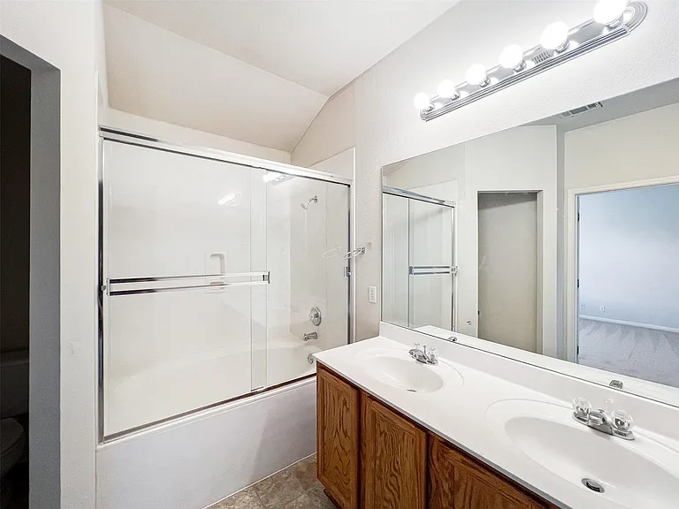 4712 Lake Champlain Ln — Photo 17