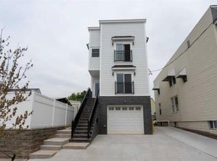 704 Warren St #2, Harrison, NJ 07029