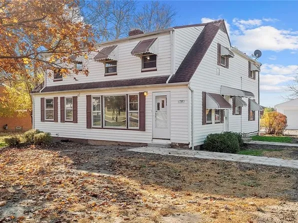 5702 Perkins Rd, Bedford Heights, OH 44146