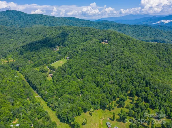 Hollydale Dr, Spruce Pine, NC 28777