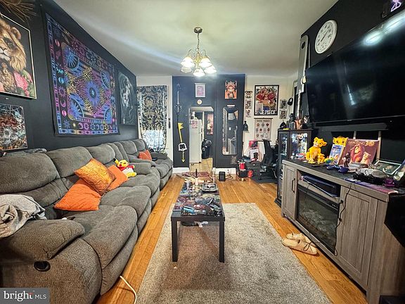 3rd image of 3216 Aramingo Ave