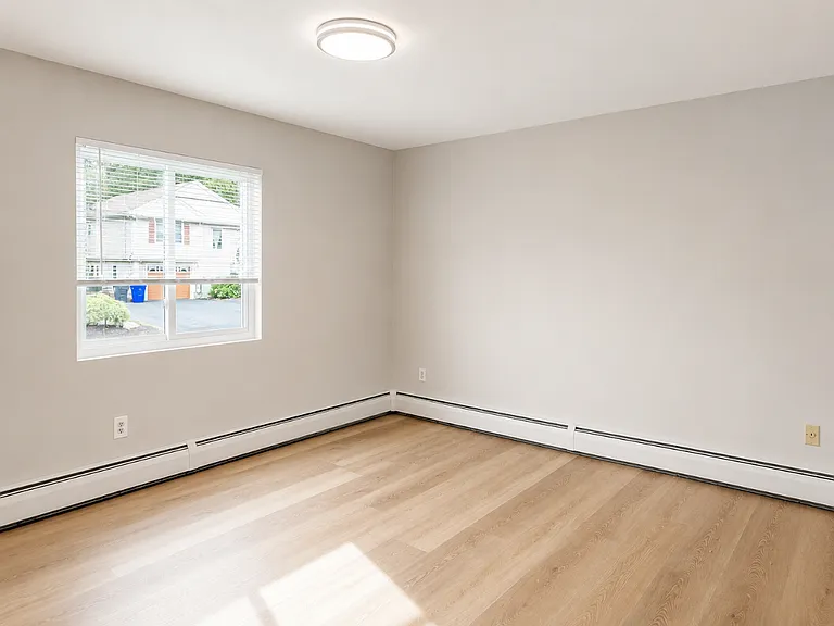 203 Lexington Ave #4 — Photo 10