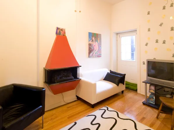 611 W Briar Pl APT 103, Chicago, IL 60657
