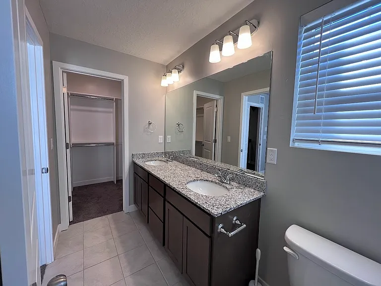 137 E Brushy Canyon St #1 — Photo 5
