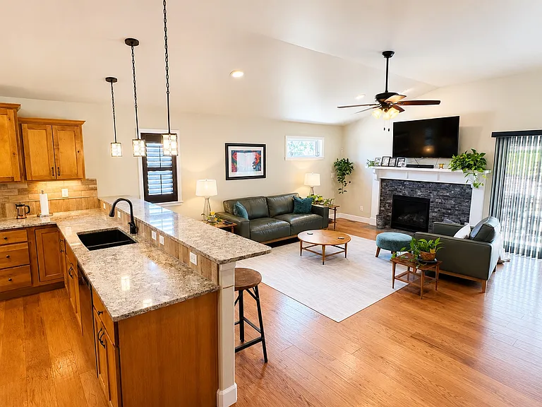 12441 Woodruff Dr — Photo 3