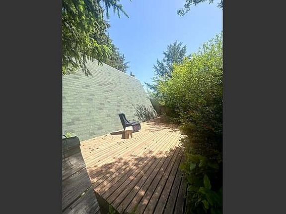 3rd image of 489 Point Brown Ave SW