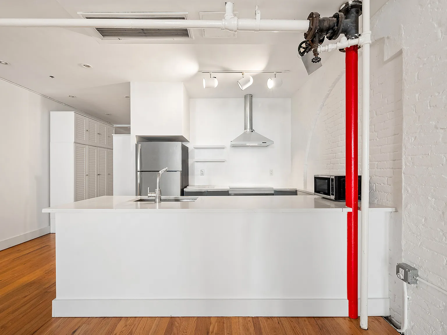 15 Warren Street — Photo 3