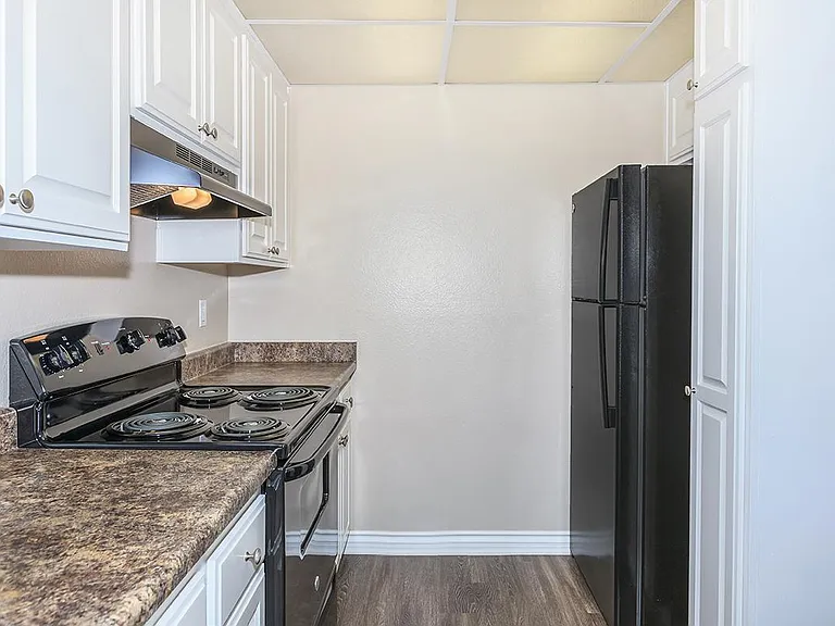 Raintree Apartment Homes — Photo 19