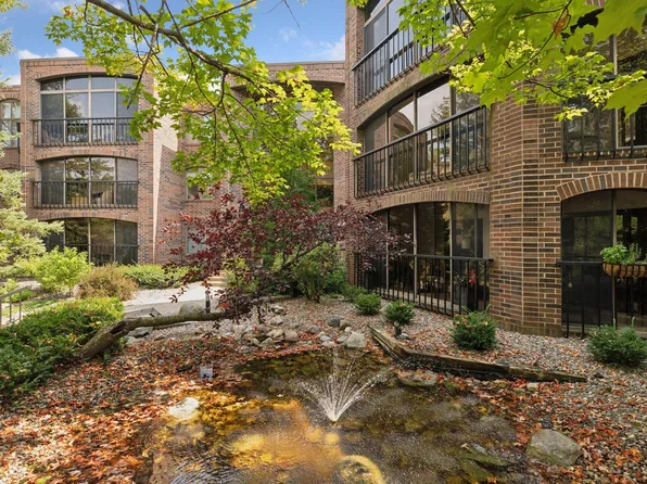 5501 Dewey Hill Rd APT 140, Edina, MN 55439