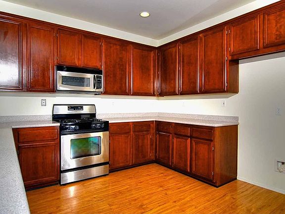 5th image of 29242 Derby Dr
