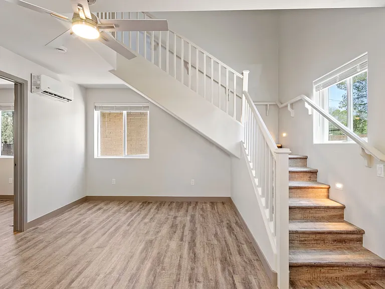 1720 E Edison St — Photo 67