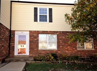 37 Woodlake Ct, Lake St Louis, MO 63367