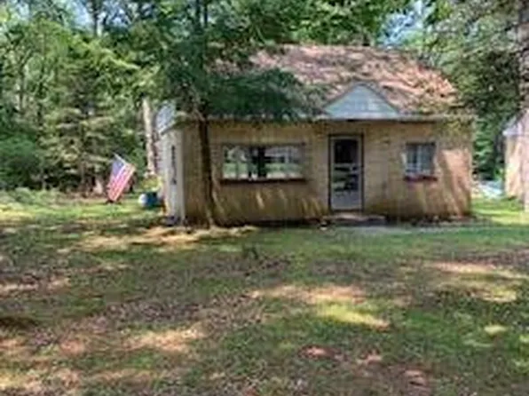 849 Highway 390, Greentown, PA 18426