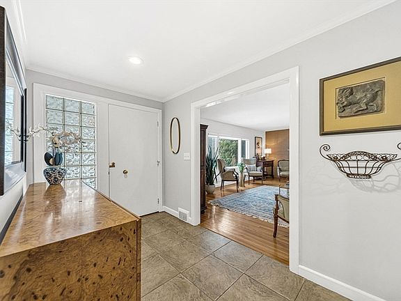 3rd image of 90 Elmwood Rd