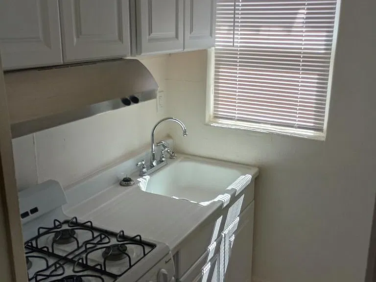 301 N Sunshine Blvd #4 — Photo 8