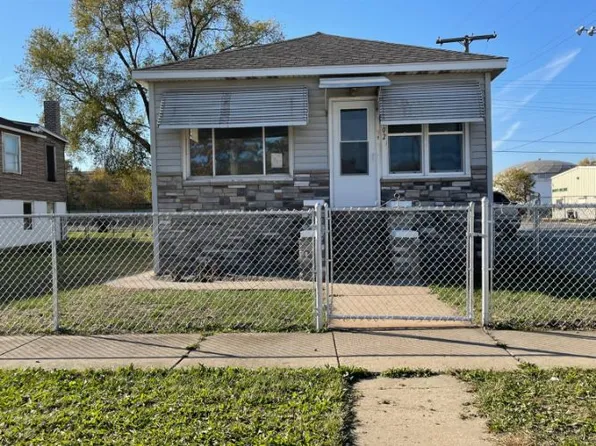 4002 McCook Ave, East Chicago, IN 46312
