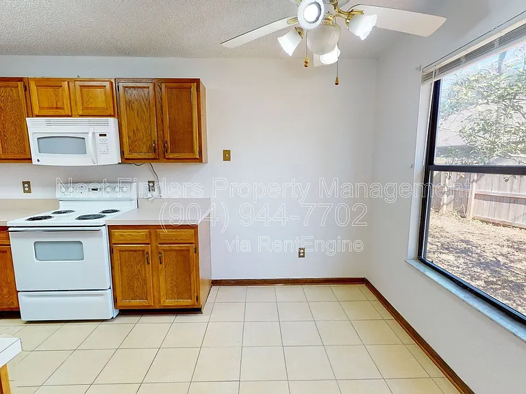 1607 Beverly Bay Ct — Photo 9