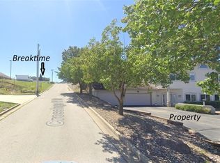 121 Crossings W, Lake Ozark, MO 65049