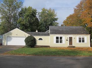 103 W Kerr St, Sycamore, IL 60178