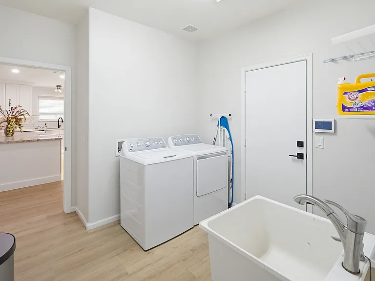 12516 W Solano Dr — Photo 7