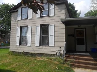 14 Myrtle St, Le Roy, NY 14482