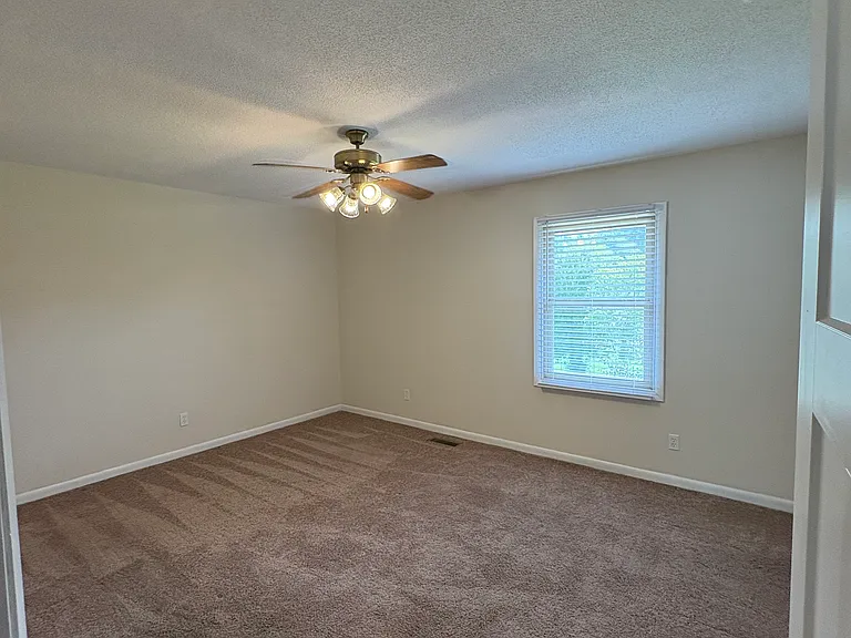 1476 Highway 126 #B8 — Photo 38