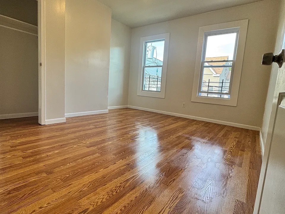 120 Godwin Ave #2