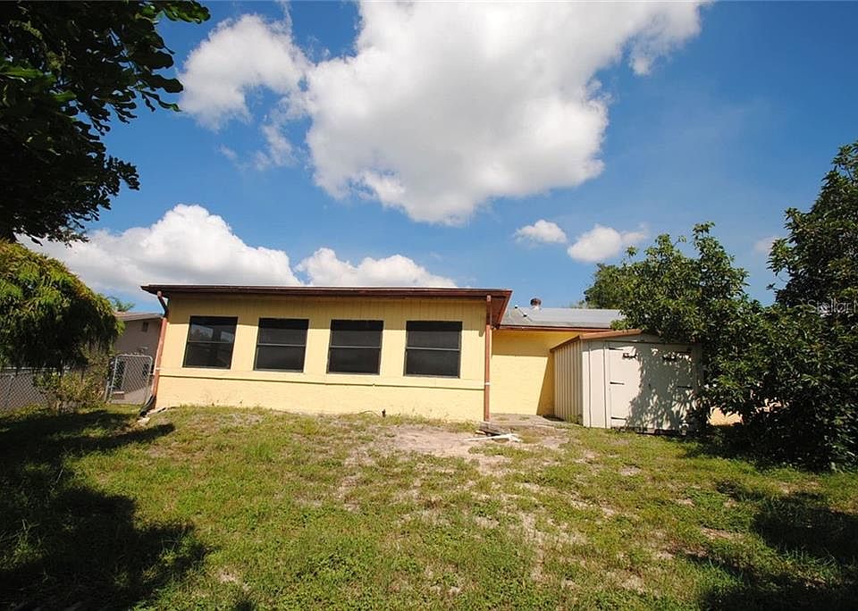2nd image of 204 Leafwood Rd