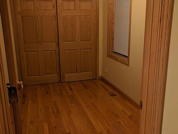4th image of 4138 N Claremont Ave #1