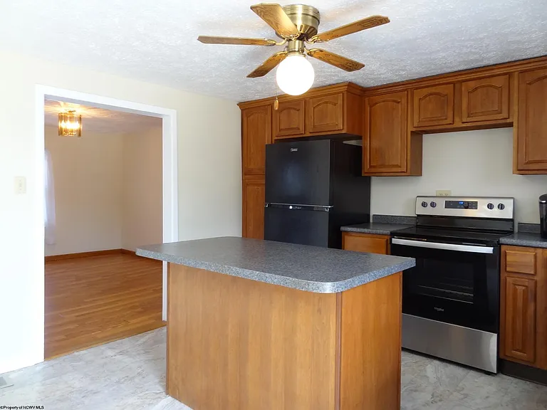 2726 Stewartstown Rd — Photo 32