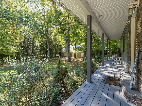 3rd image of 36099 Greene Rd