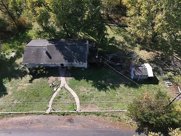 4th image of 110 E Old State Rd