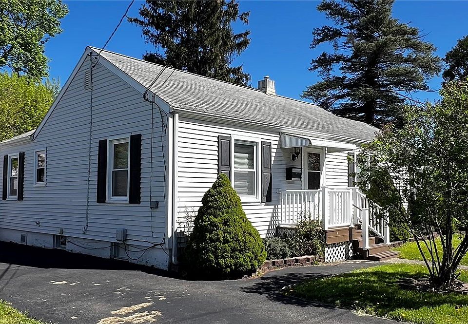 1st image of 211 Overland St