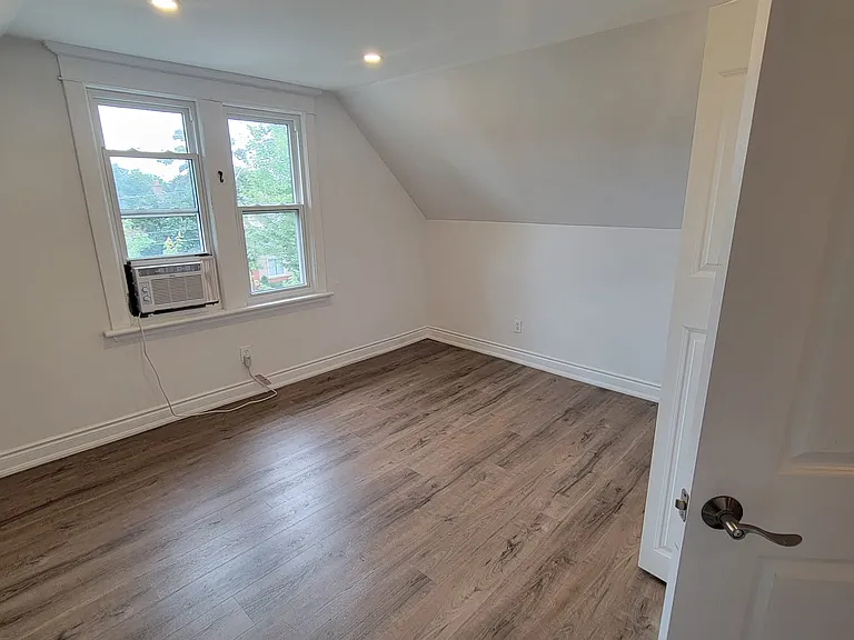 22 Gage Ave S #A — Photo 9