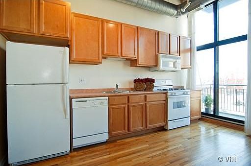 3rd image of 215 N Aberdeen St Unit 308B