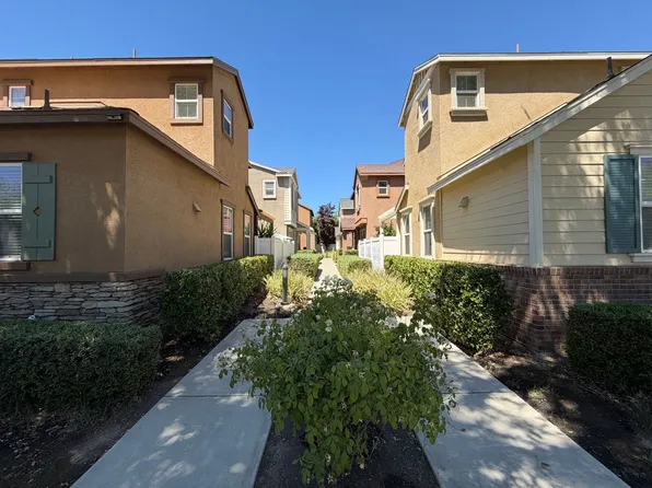 1925 Holt Rinehart Ave, Bakersfield, CA 93311