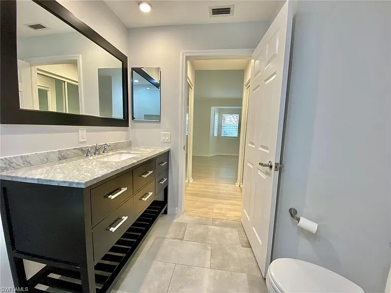 1096 Woodshire Ln #C212 — Photo 12