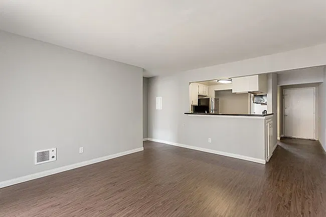 Vista Terrace — Photo 2