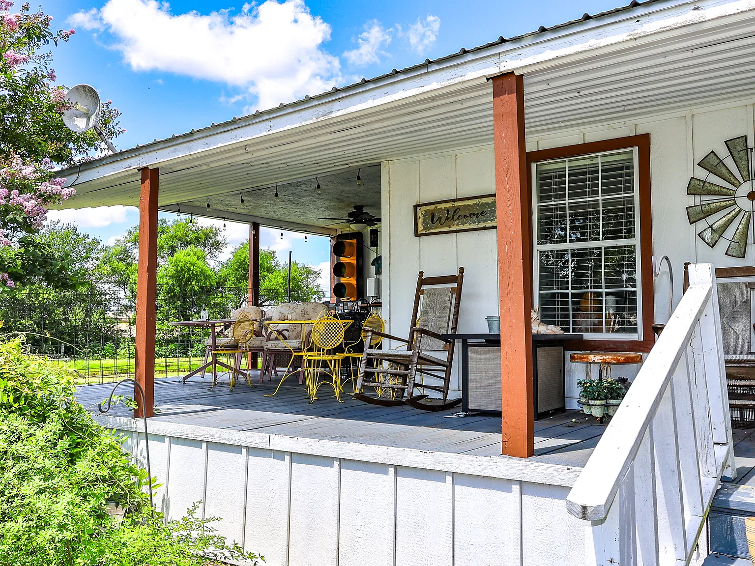 4 bed, 2520 sqft, $2,000 — Photo 3