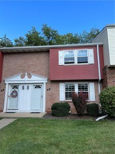 807 Countryside Dr, Mc Kees Rocks, PA, 15136