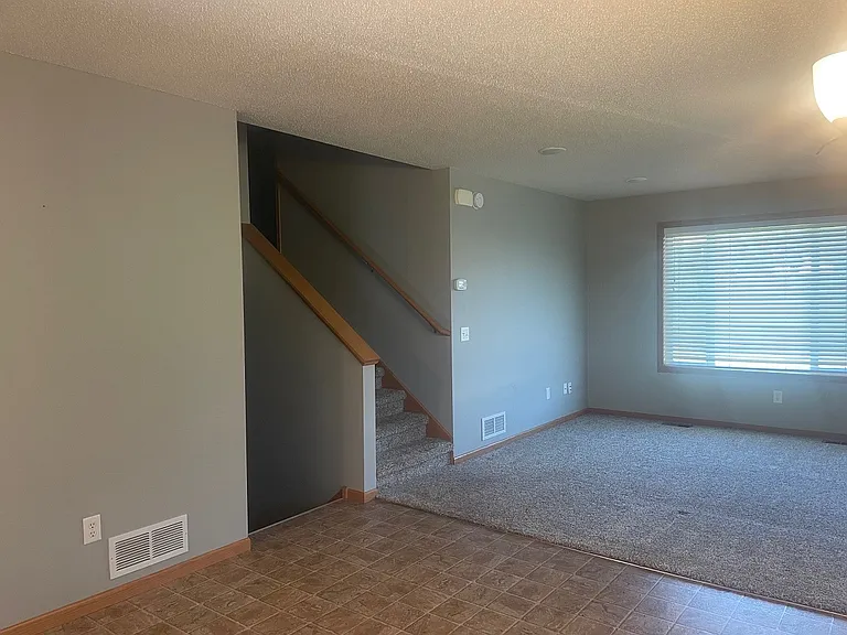 217 18th Ave SE — Photo 6