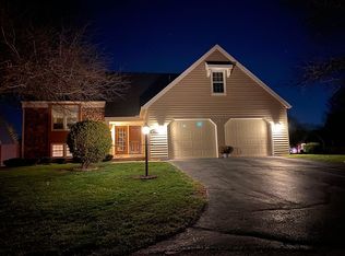 2052 Heritage Ct, Valparaiso, IN 46385