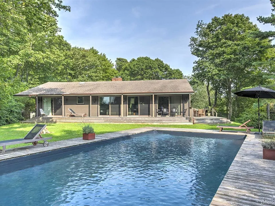 495 Maple Ln