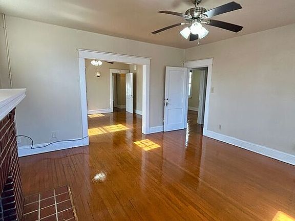 4th image of 2900 Barton Ave #B