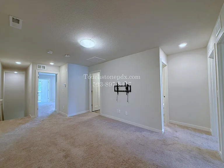 6527 SE Genrosa St — Photo 21