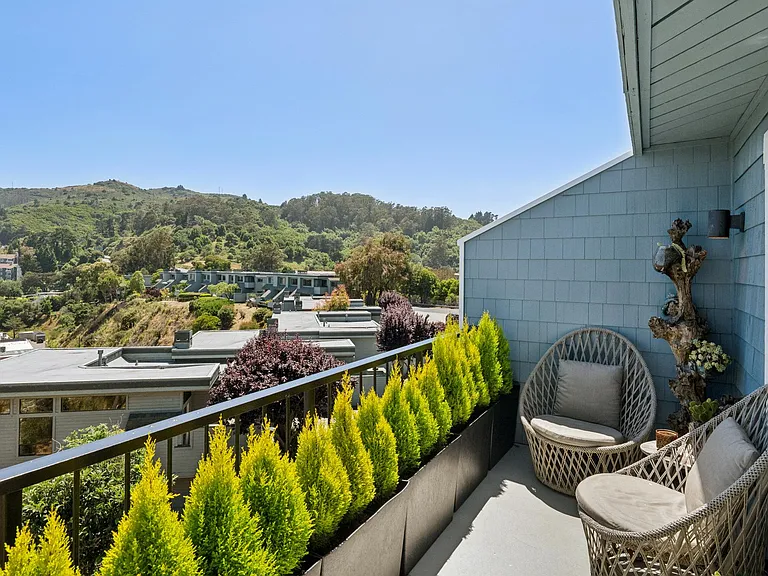 86 Stanford Way — Photo 9