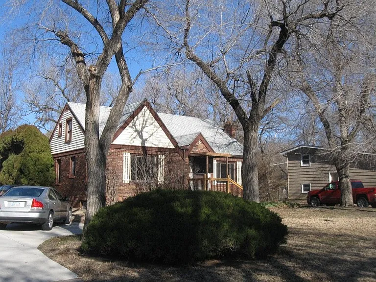 3410 E Clark St — Photo 2