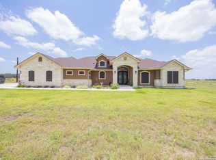 166 Palomino Trl, Natalia, TX 78059